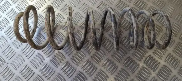 Volkswagen Golf III Rear coil spring