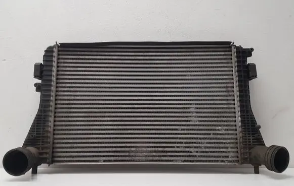 Volkswagen Touran I Intercooler radiator 1K0145803