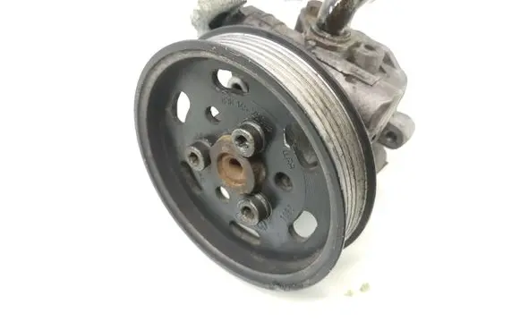 Volkswagen Golf IV Power steering pump 1J0422154A 038145255B