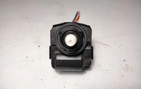 Audi A6 S6 C5 4B Headlight level adjustment motor 00728213