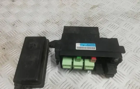 Mini Cooper Countryman R60 Fuse module 9240943 17236010 235153090913