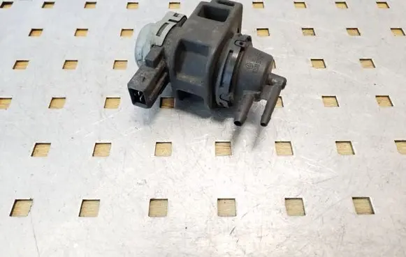 Nissan Note (E11) Turbo solenoid valve 8200575400