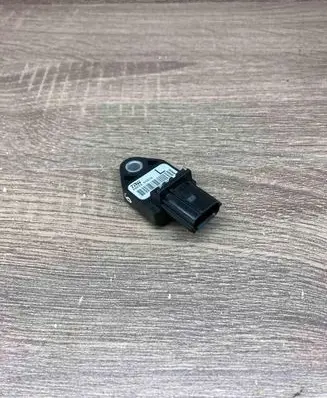 Toyota Avensis T250 Airbag deployment crash/impact sensor 8983405010