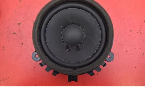 Volvo XC60 Subwoofer speaker 30657445