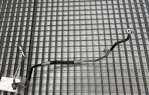 Audi A4 S4 B9 Air conditioning (A/C) pipe/hose 8W1816720