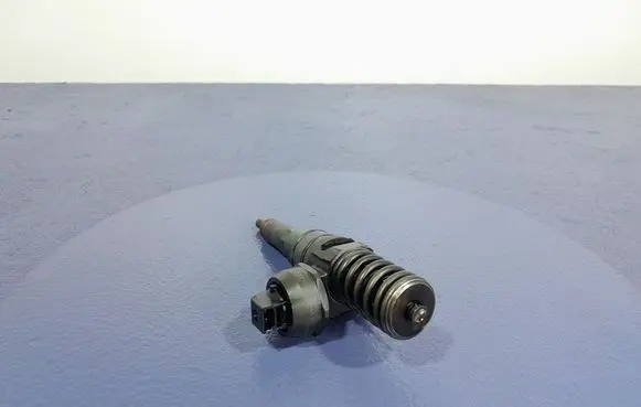 Fuel injector