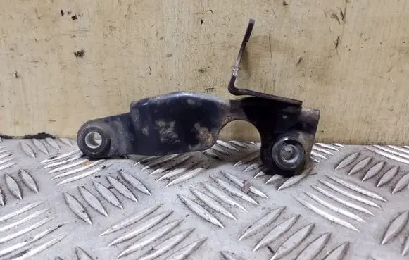 Mitsubishi Outlander Gear shift cable bracket 