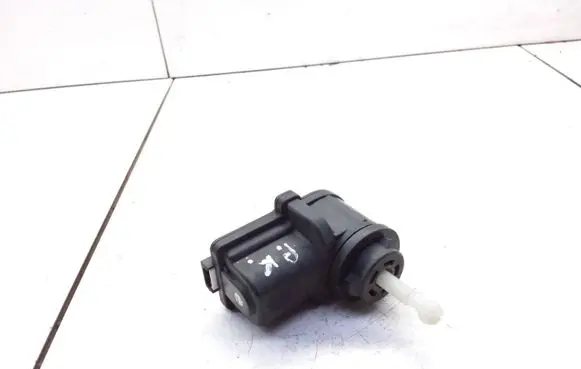 Volkswagen Golf IV Headlight level adjustment motor 1J0941295B