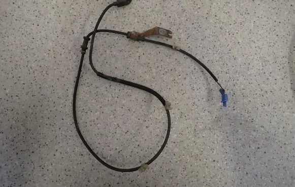 Suzuki Ignis ABS wheel speed sensor 