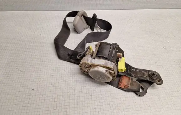 Subaru Legacy Front seatbelt