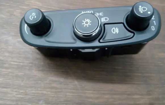 Opel Insignia B Light switch 39121796
