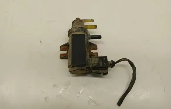 Volkswagen Crafter Turbo solenoid valve 1K0906627