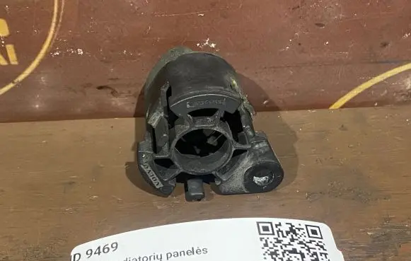 Volvo S40 Radiator support slam panel bracket 30639749