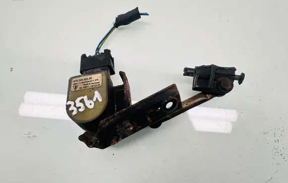 Headlight/headlamp level sensor