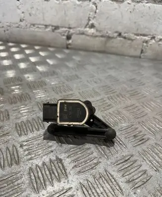 Headlight/headlamp level sensor