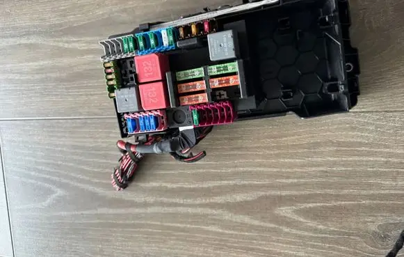 Mercedes-Benz EQC Fuse module A0009822923