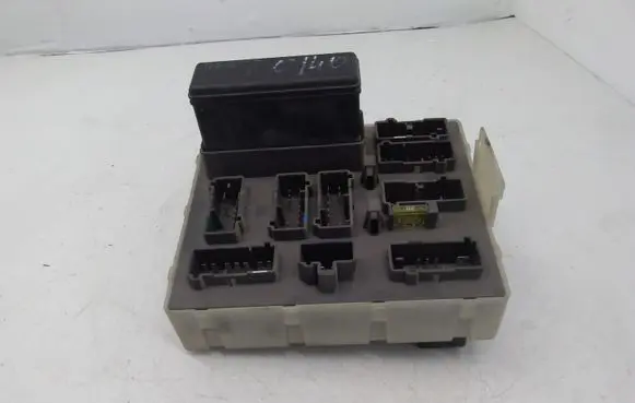 Ford Focus Fuse module 98AG14A073CH 518232905