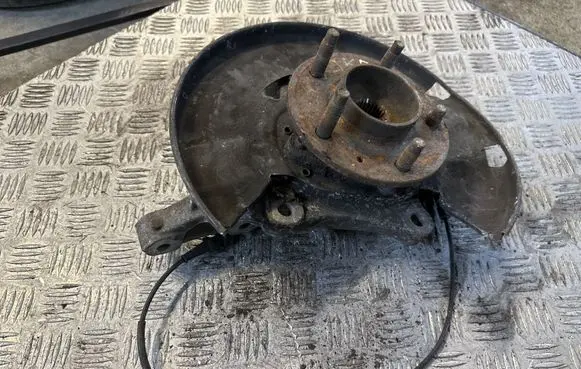 Opel Astra J Front wheel hub