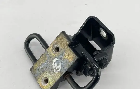 Audi A6 S6 C6 4F Rear door lower hinge 8E0833411