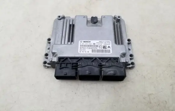 Peugeot 308 Engine control unit/module 9674245180