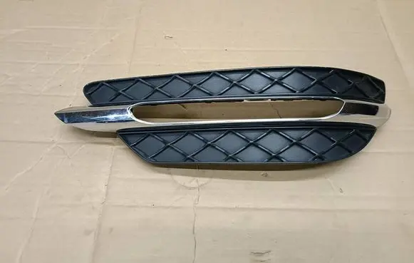 Mercedes-Benz C W204 Front bumper lower grill A2048803324