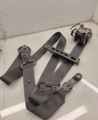 Volvo V40 Front seatbelt 31390454