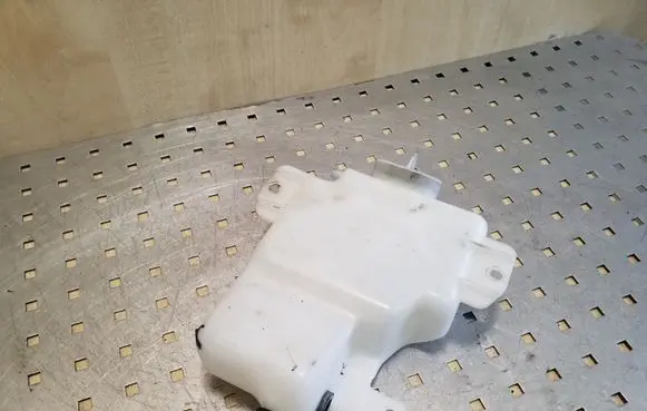 Mitsubishi Pajero Windshield washer fluid reservoir/tank 060351507