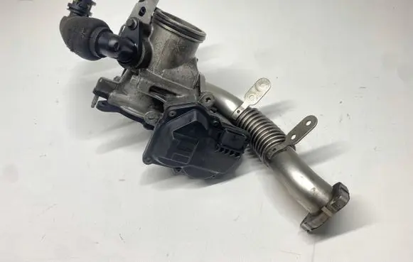 Land Rover Evoque I EGR valve G4D3-5H273-BA