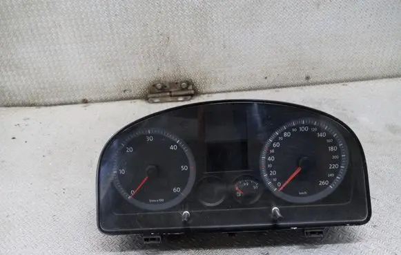 Volkswagen Caddy Speedometer (instrument cluster) 2K0920844A