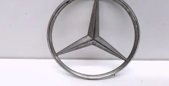 Mercedes-Benz E W124 Manufacturer badge logo/emblem 2017580058