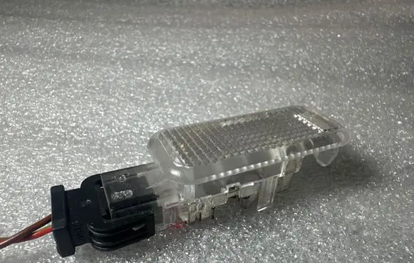 Audi A6 S6 C5 4B Other interior light 4B0947415