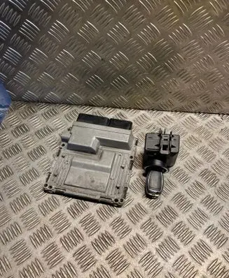 Mercedes-Benz C W204 Engine ECU kit and lock set 2710109845 2045450908