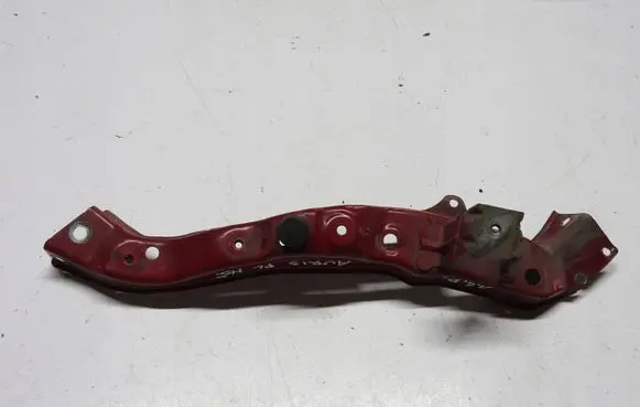 Toyota Auris 150 Headlight/headlamp mounting bracket 
