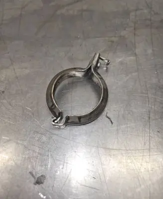 Mercedes-Benz E W214 Muffler pipe connector clamp A0039950402
