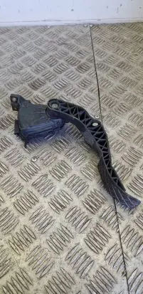 Volkswagen Golf IV Accelerator throttle pedal 8D1721523 6PV00777007