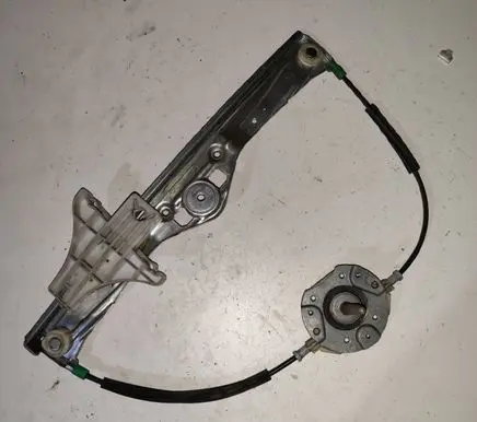 Rear door manual window regulator