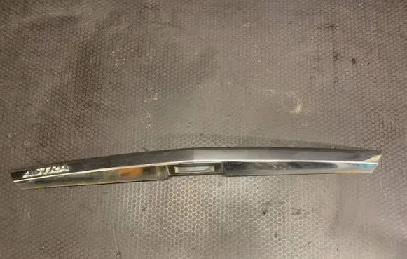 Opel Astra H Tailgate trim 461088395