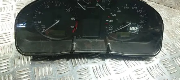 Volkswagen PASSAT B5 Speedometer (instrument cluster)