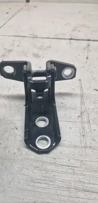 Mitsubishi Outlander Front door lower hinge A046834