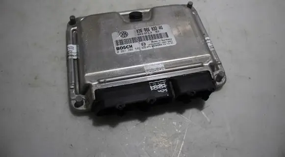 Volkswagen Golf V Engine control unit/module ECU 0261208589