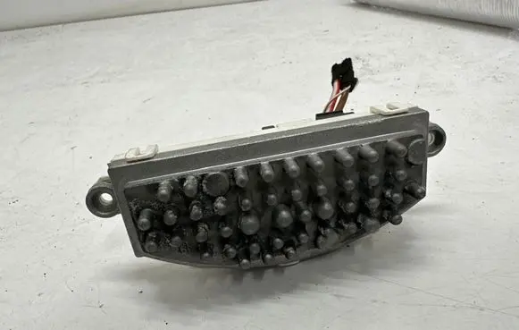 BMW 3 F30 F35 F31 Heater blower fan relay 9276112