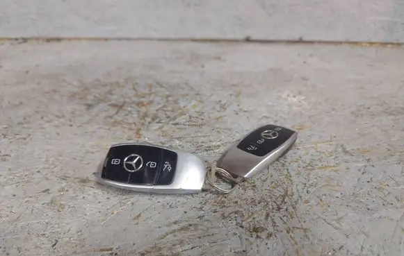 Mercedes-Benz E W213 Ignition key/card 