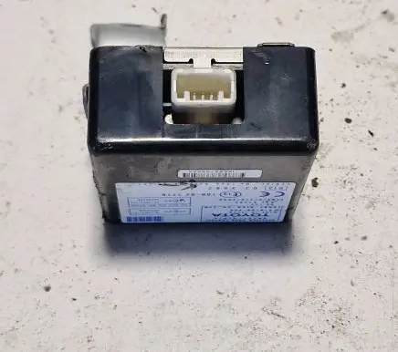 Toyota Corolla Verso AR10 Door control unit/module 897410F010 61B168000 10R021776