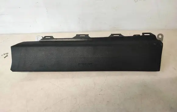 Lexus UX Knee airbag 