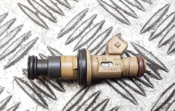 Volvo S80 Fuel injector 9125821
