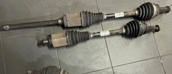 BMW X5 E70 Front driveshaft 7596912
