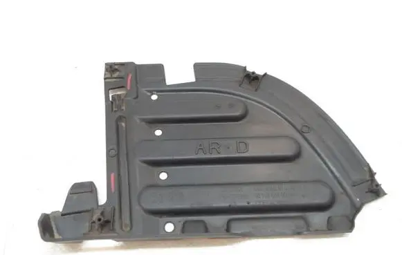 Rear arch fender liner splash guards
