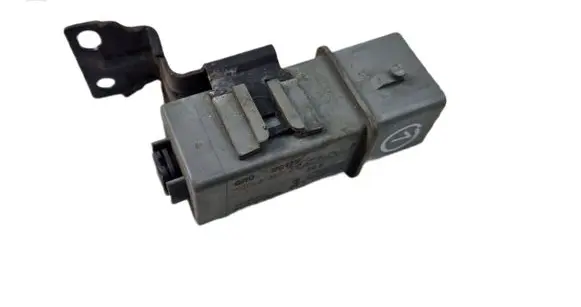 Hyundai Tucson TL Glow plug pre-heat relay 368302F720