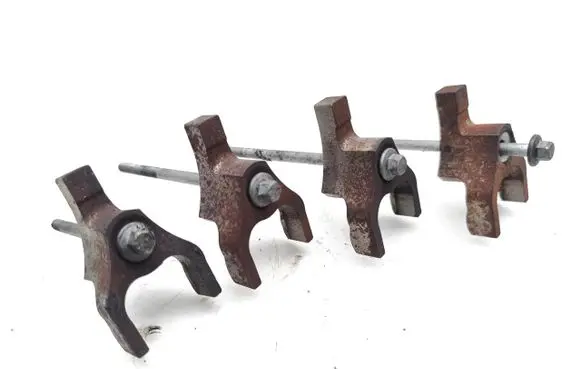 Jaguar F-Pace Fuel Injector clamp holder 