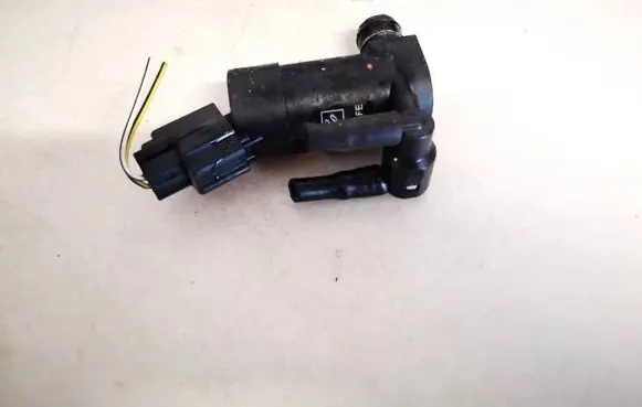 Ford Focus Windscreen/windshield washer pump 1s71-17k624-fe